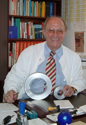 Klaus Wagner, inventor of the Wellan 2000 ring